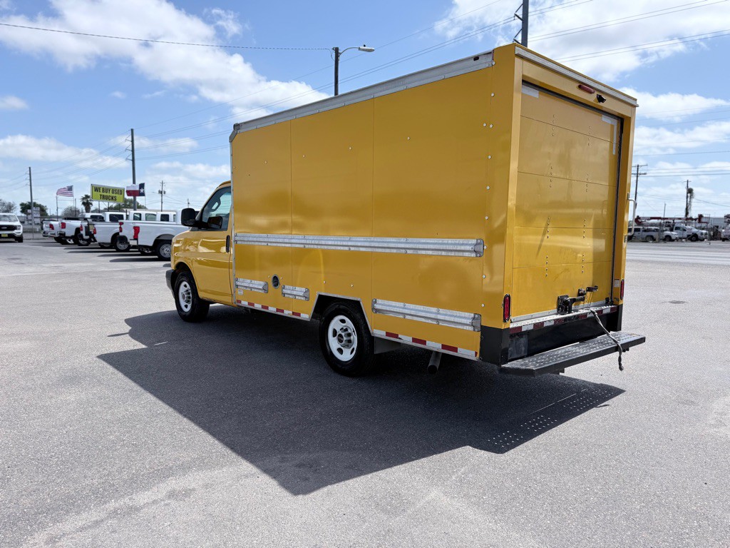 2018 GMC Savana Image 7