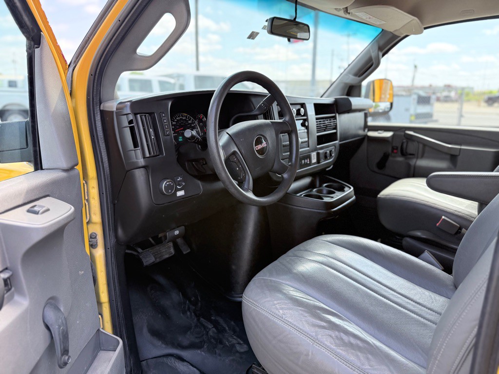 2018 GMC Savana Image 9