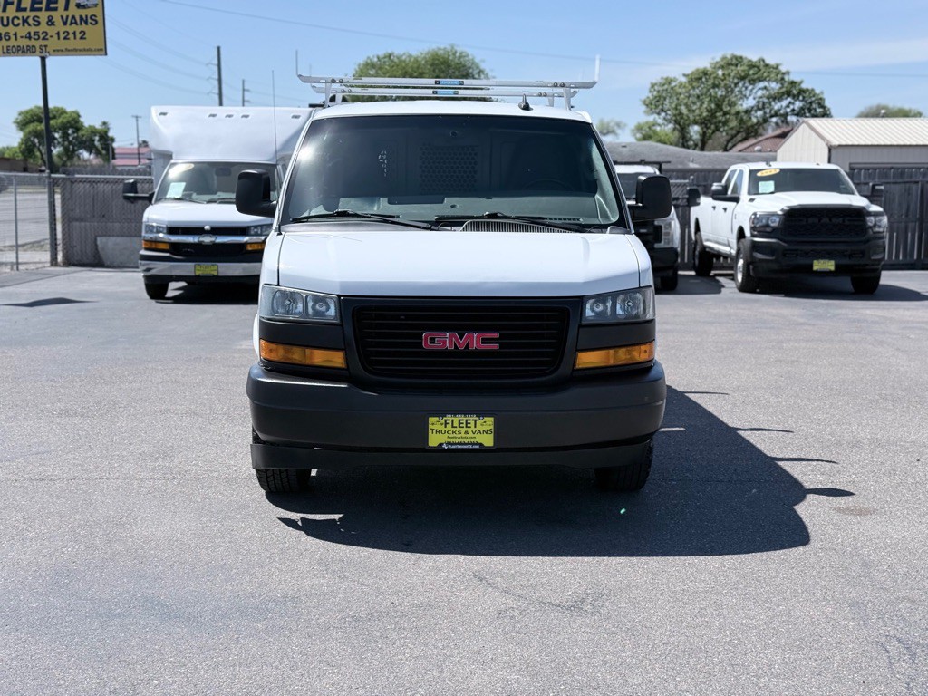 2020 GMC Savana Image 2