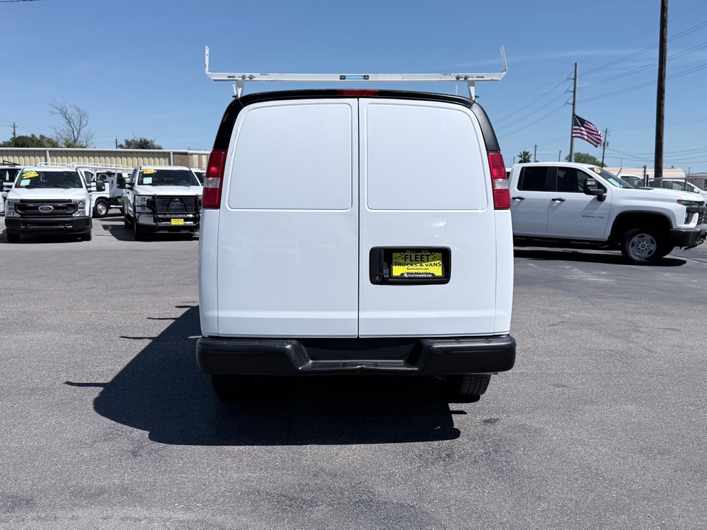 2020 GMC Savana Image 6