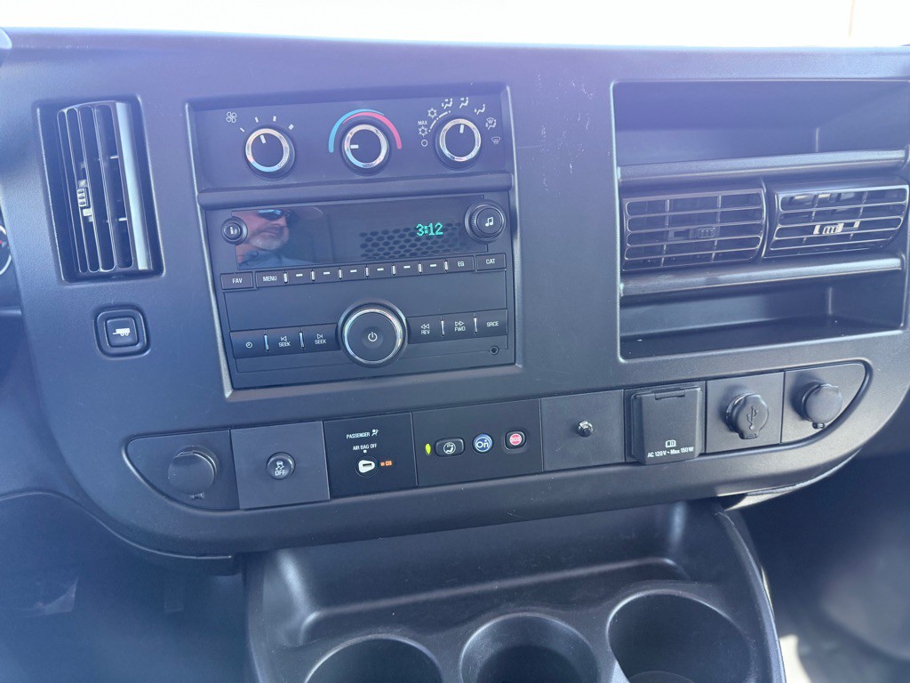 2020 GMC Savana Image 13