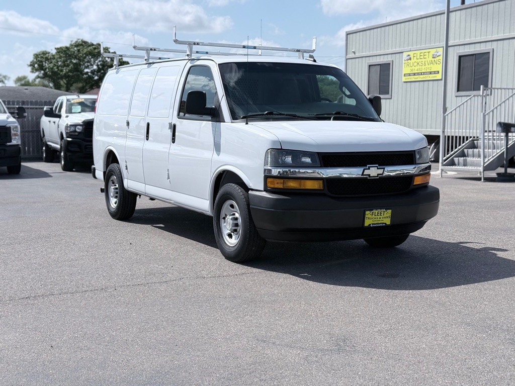 2019 Chevrolet Express Image 3