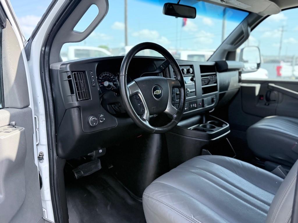 2019 Chevrolet Express Image 9