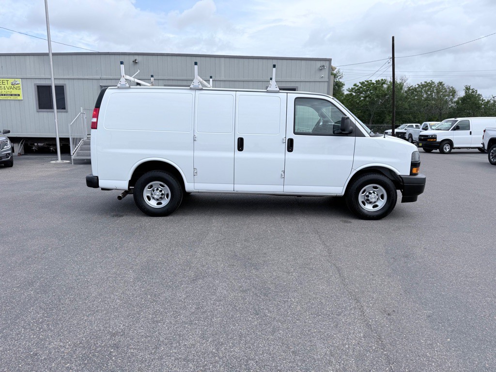 2021 Chevrolet Express Image 4