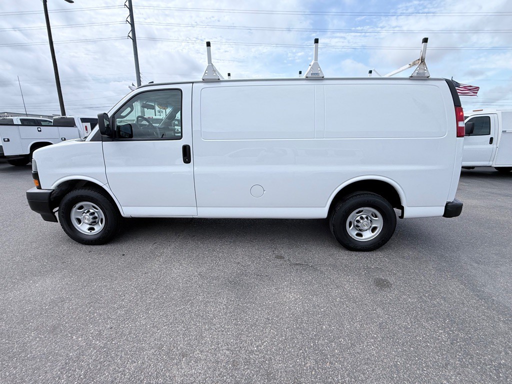 2021 Chevrolet Express Image 8