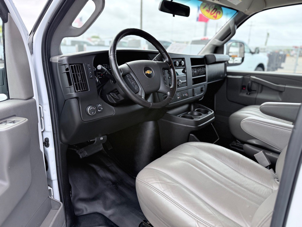 2021 Chevrolet Express Image 9