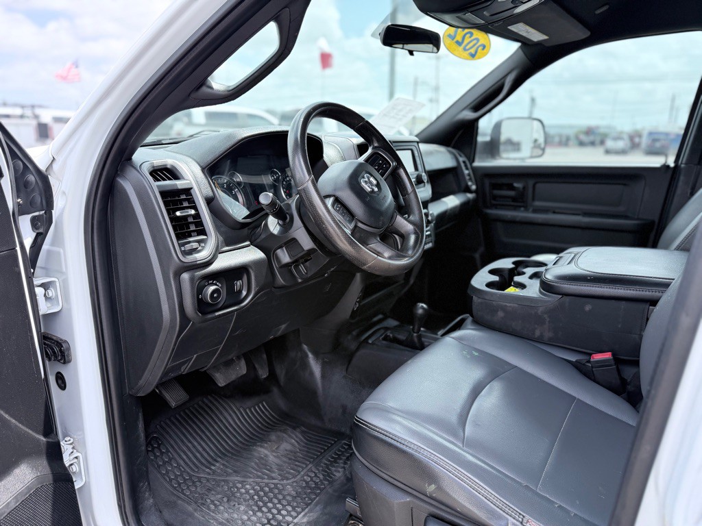 2022 RAM 3500 Image 9