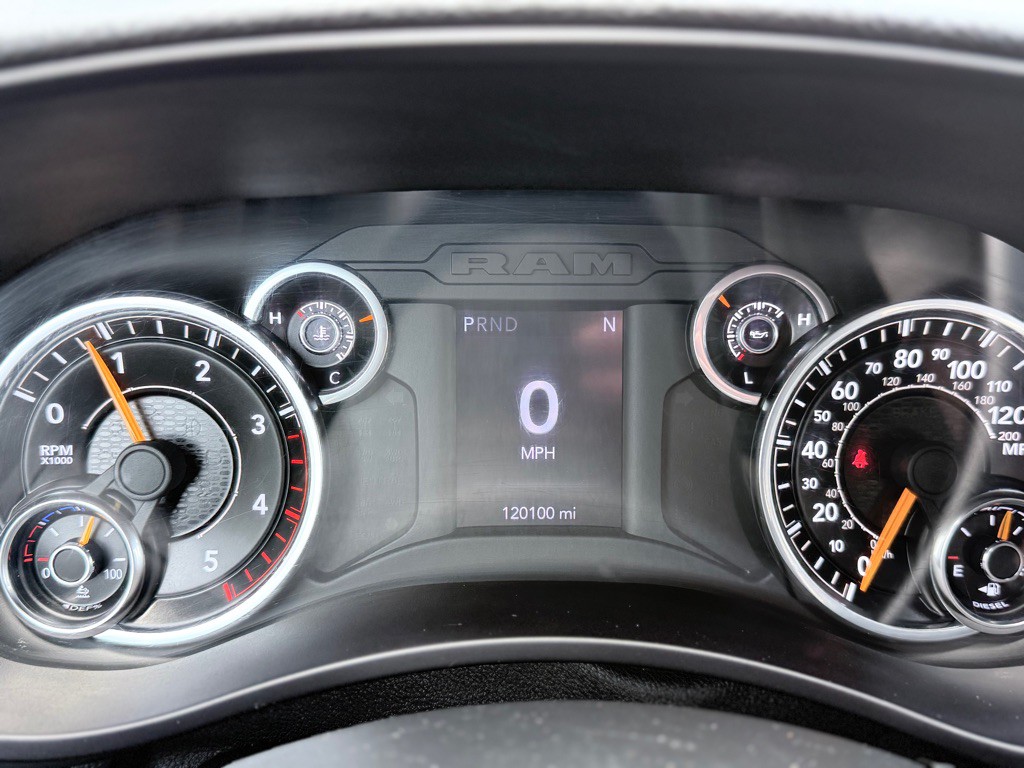 2022 RAM 3500 Image 16