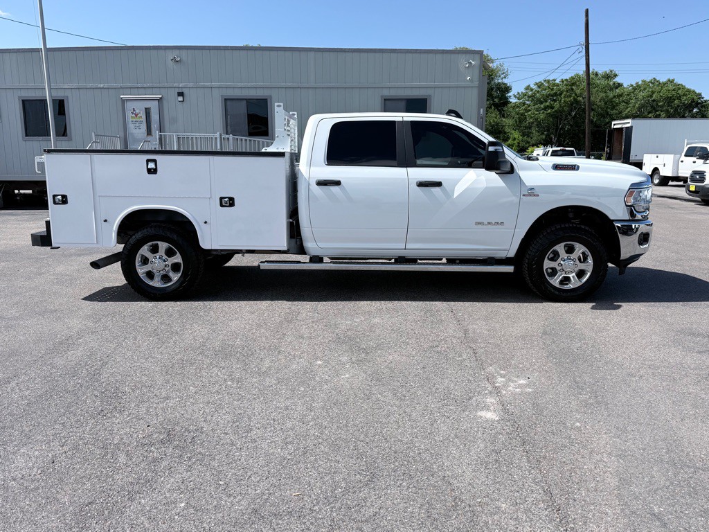 2023 RAM 3500 Image 4