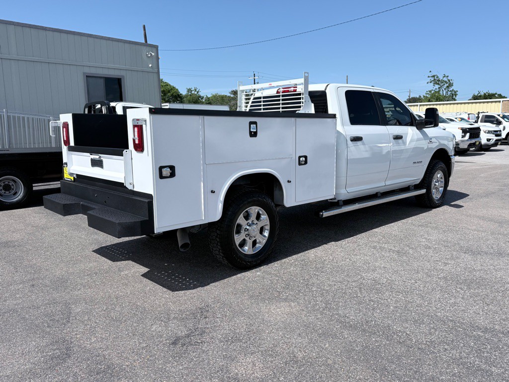 2023 RAM 3500 Image 5
