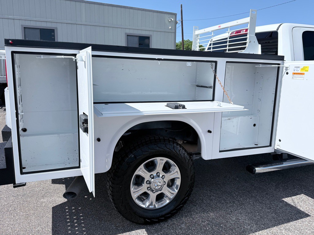 2023 RAM 3500 Image 13
