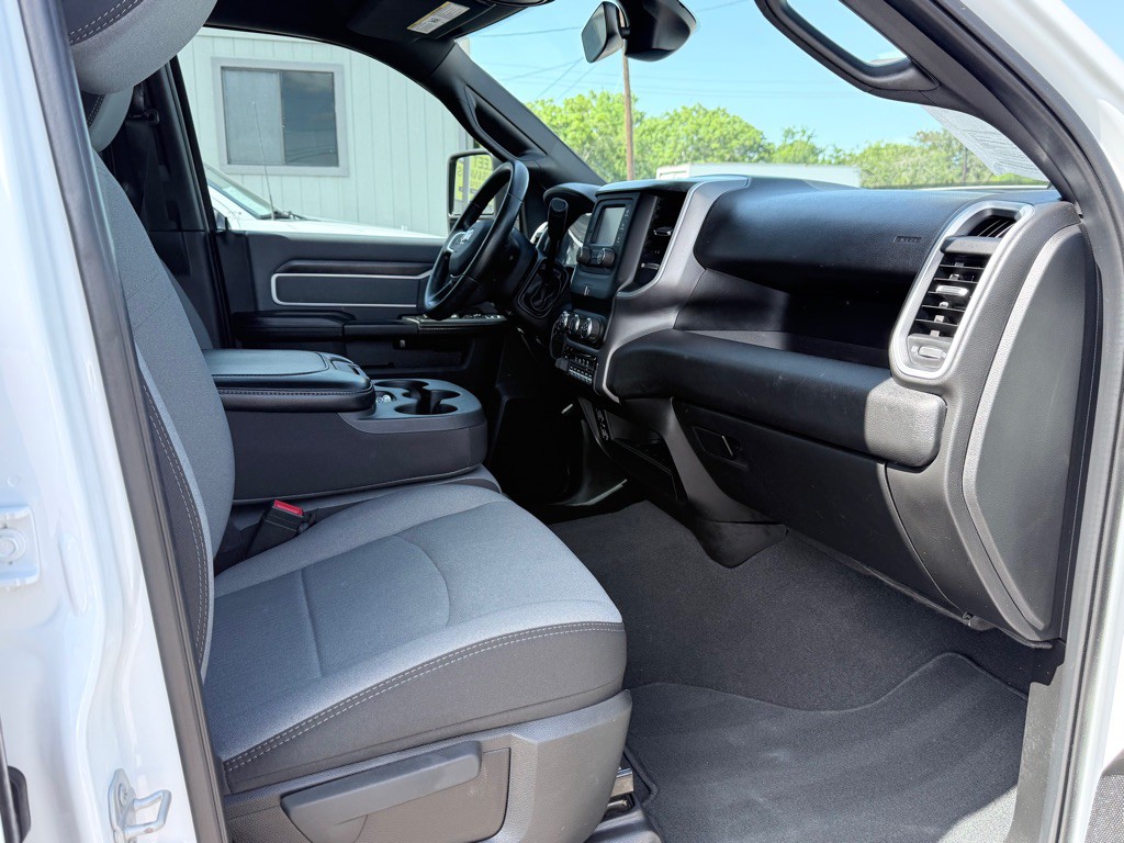 2023 RAM 3500 Image 14