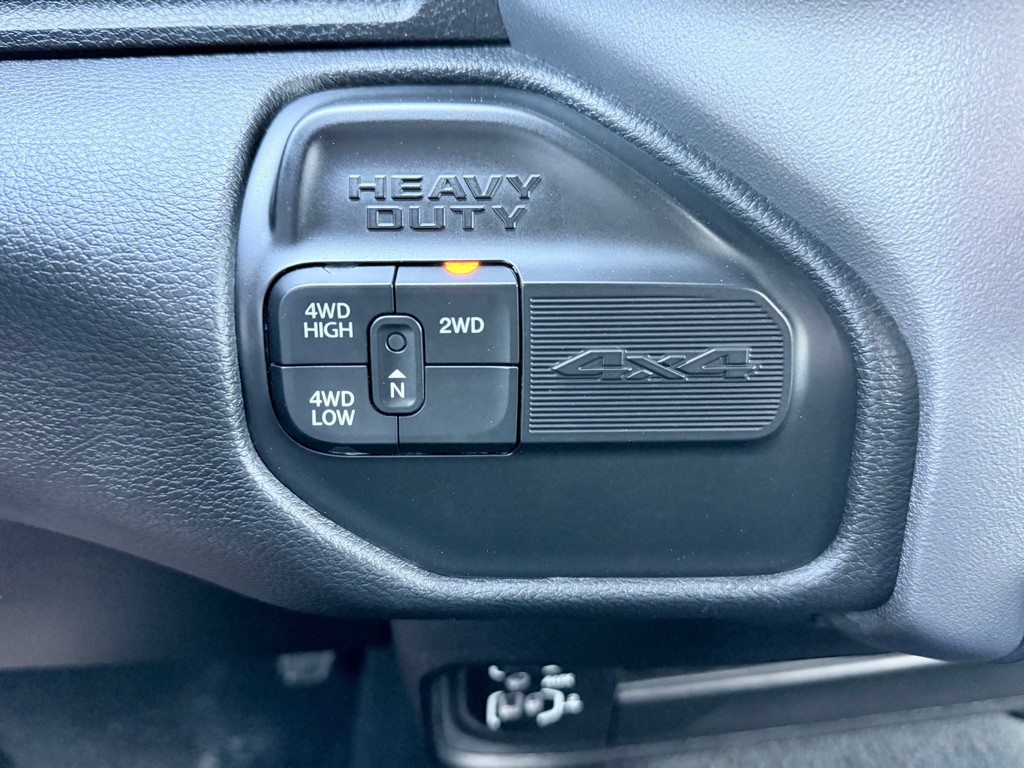 2023 RAM 3500 Image 17