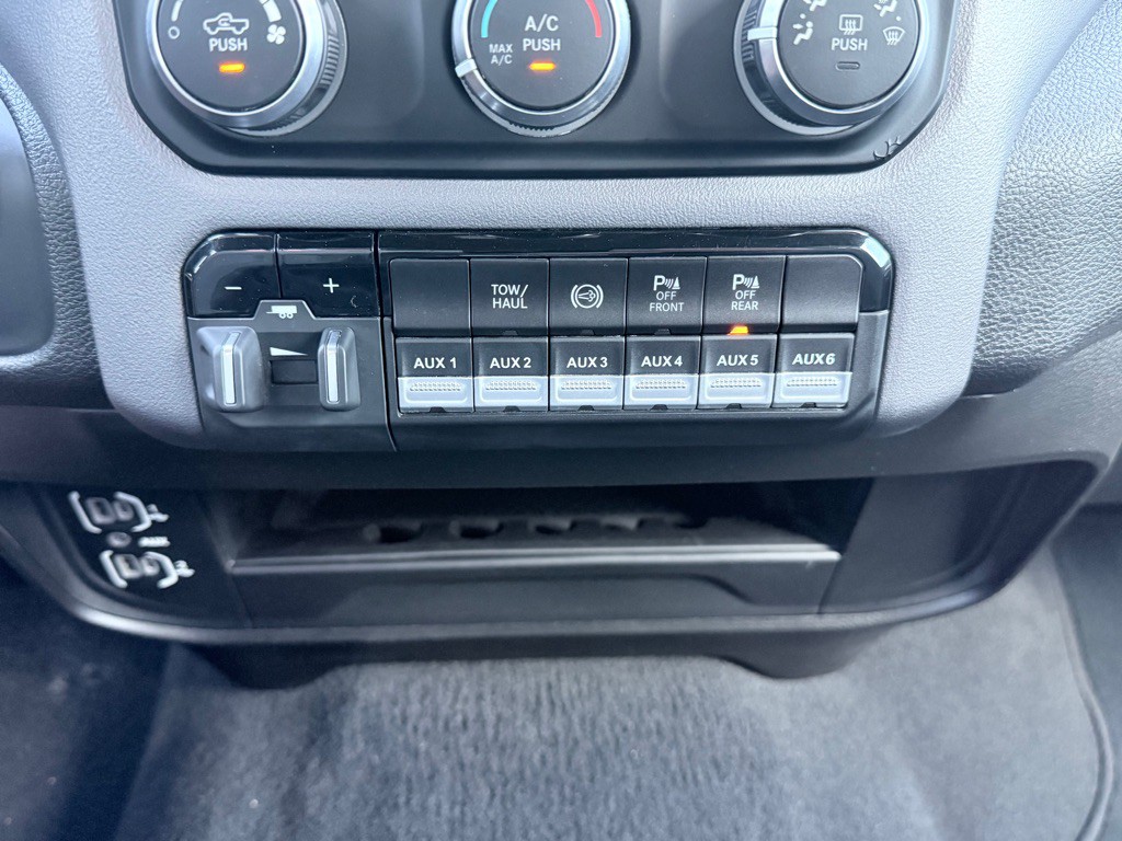 2023 RAM 3500 Image 19