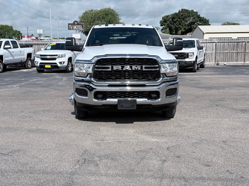 2024 RAM 3500 Image 2