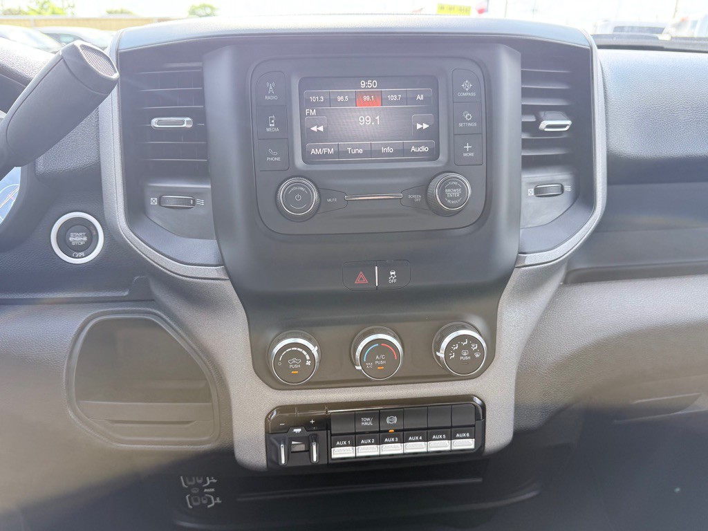 2024 RAM 3500 Image 12
