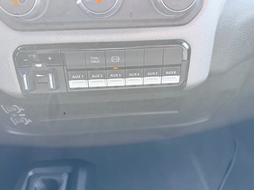 2024 RAM 3500 Image 13