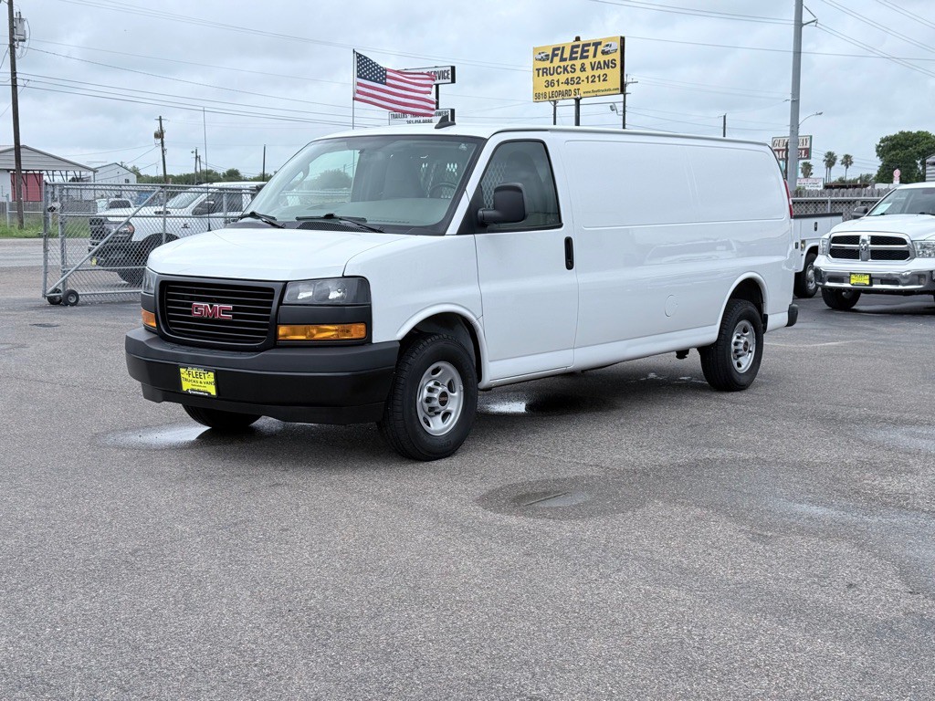 2022 GMC Savana Image 1