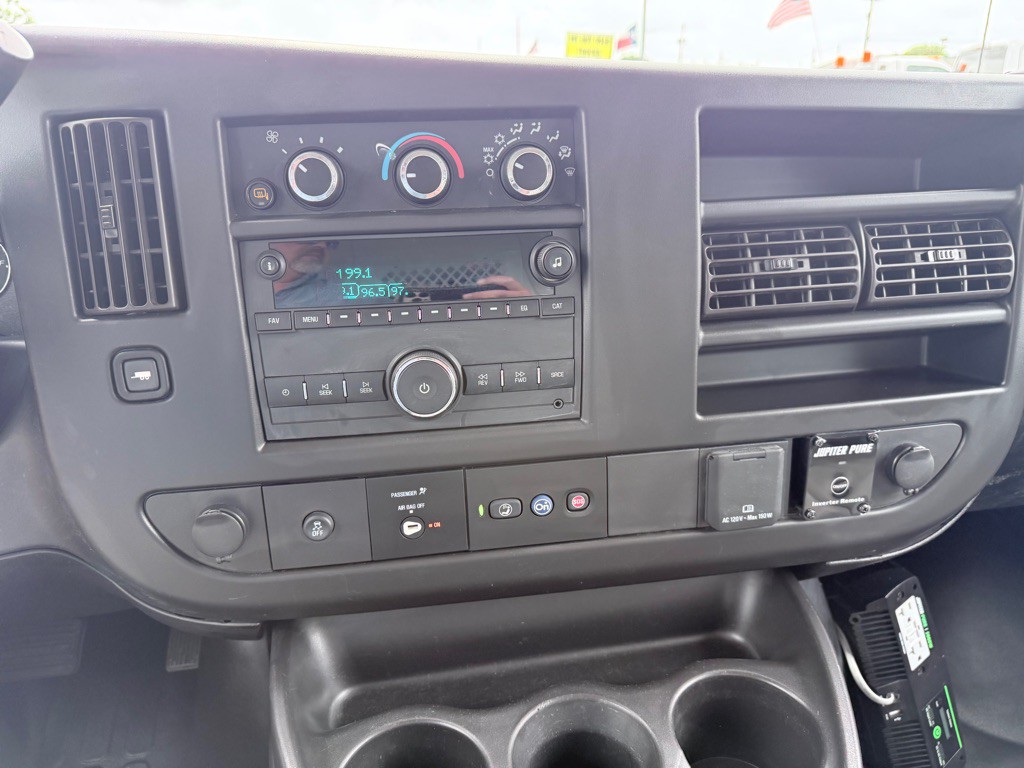 2022 GMC Savana Image 13
