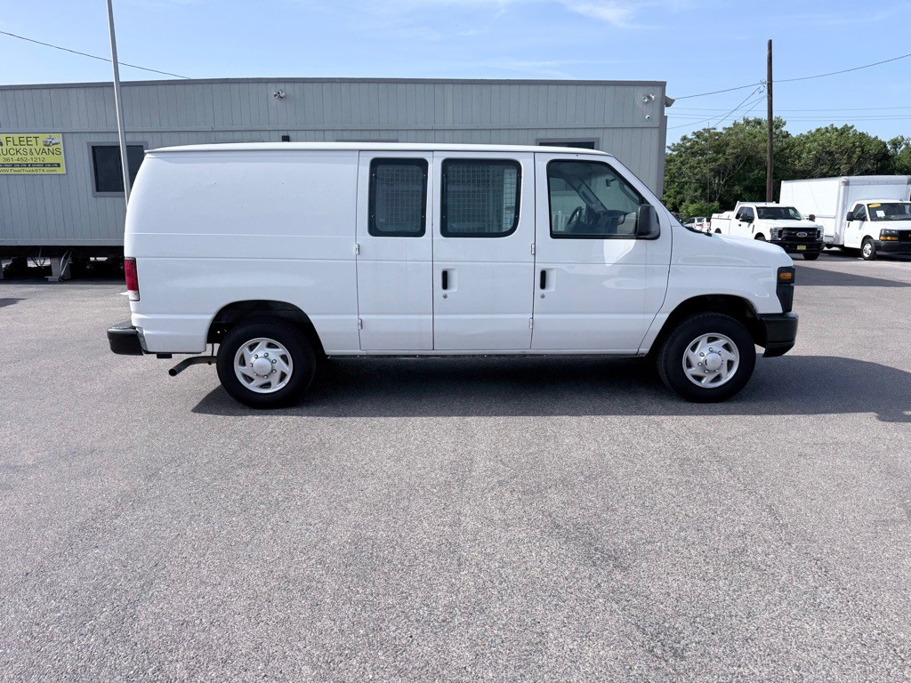 2011 Ford Econoline Image 4