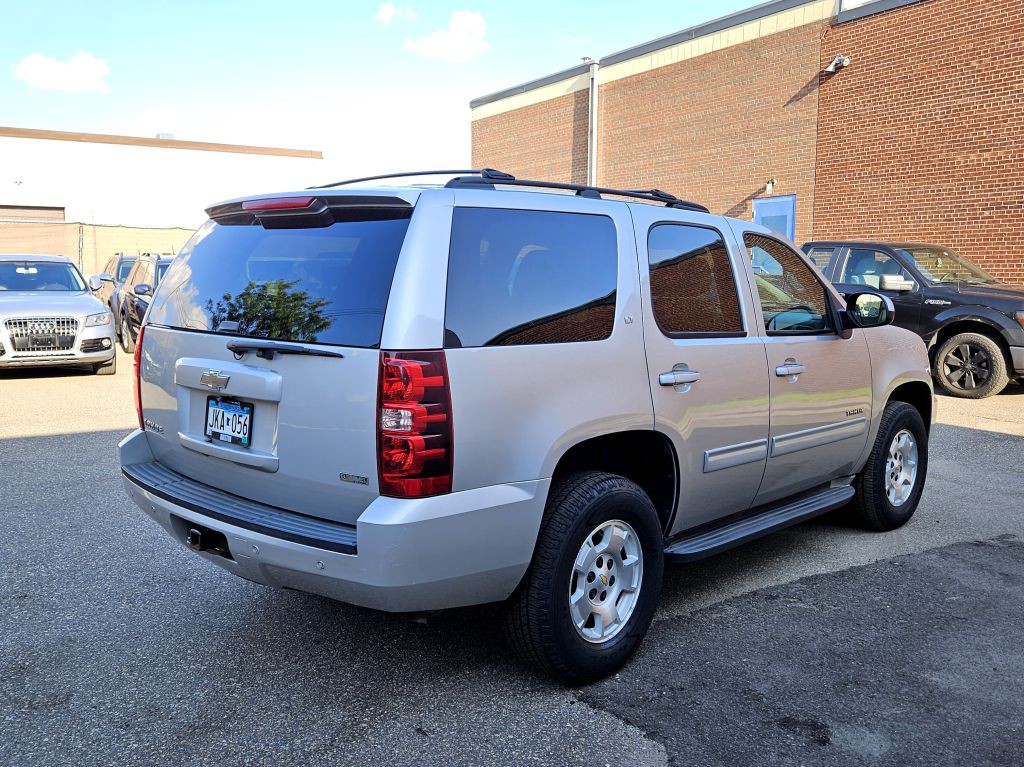2011 Chevrolet Tahoe Image 2