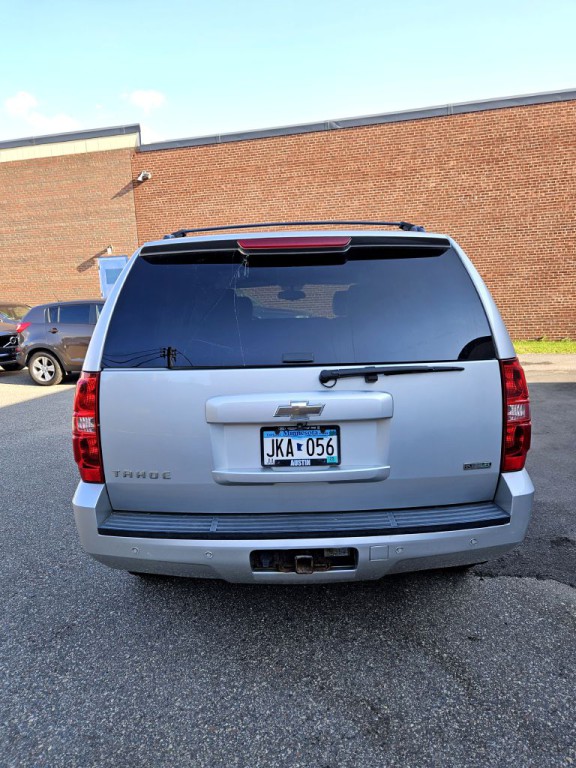2011 Chevrolet Tahoe Image 6