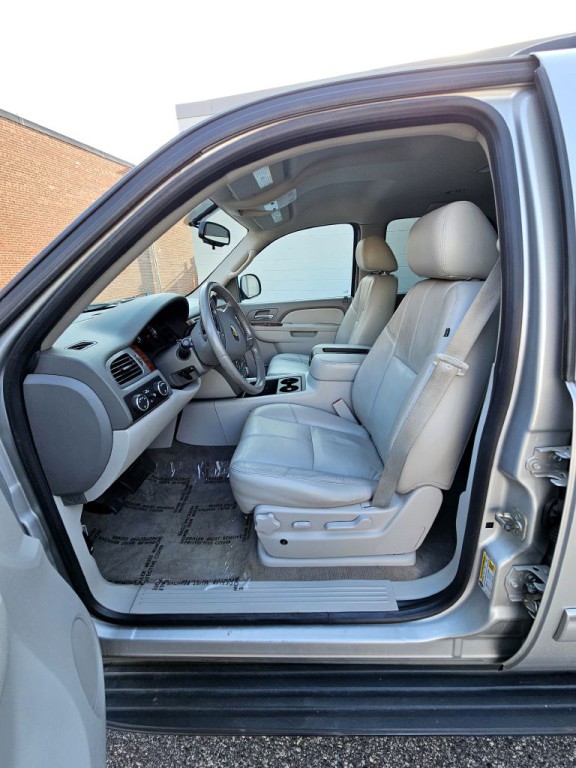 2011 Chevrolet Tahoe Image 8