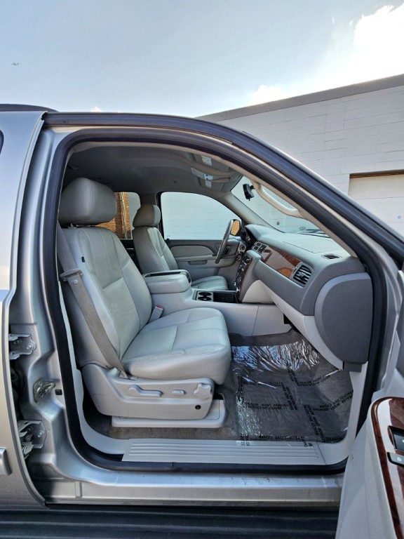 2011 Chevrolet Tahoe Image 10