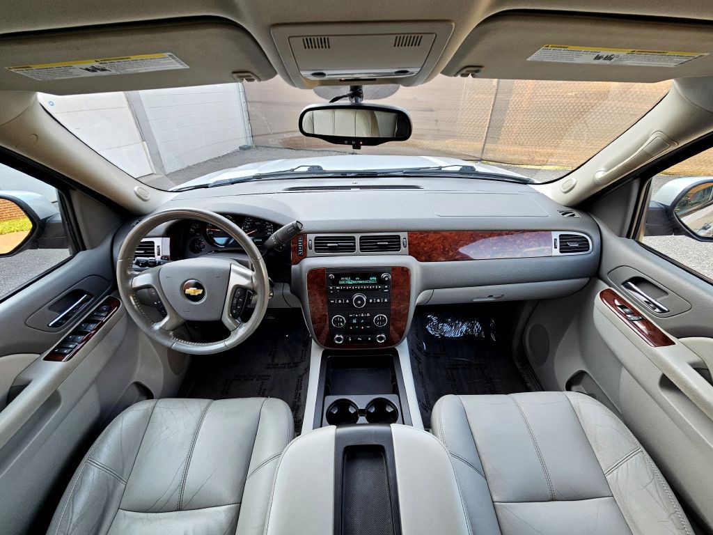 2011 Chevrolet Tahoe Image 13