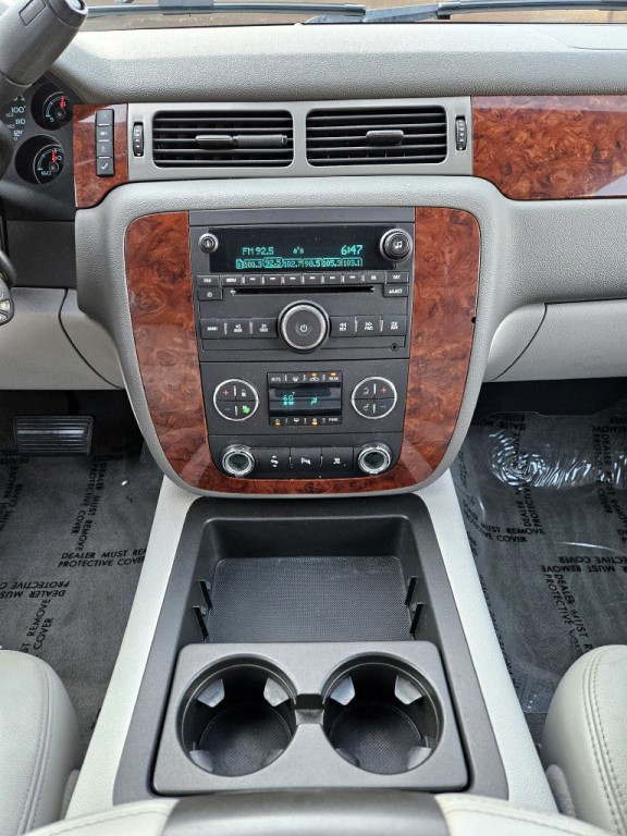 2011 Chevrolet Tahoe Image 14