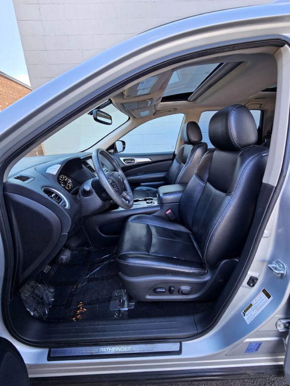 2017 Nissan Pathfinder Image 8