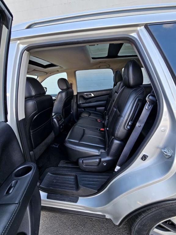 2017 Nissan Pathfinder Image 9