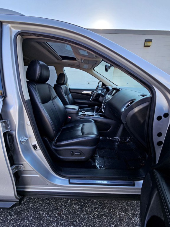 2017 Nissan Pathfinder Image 10