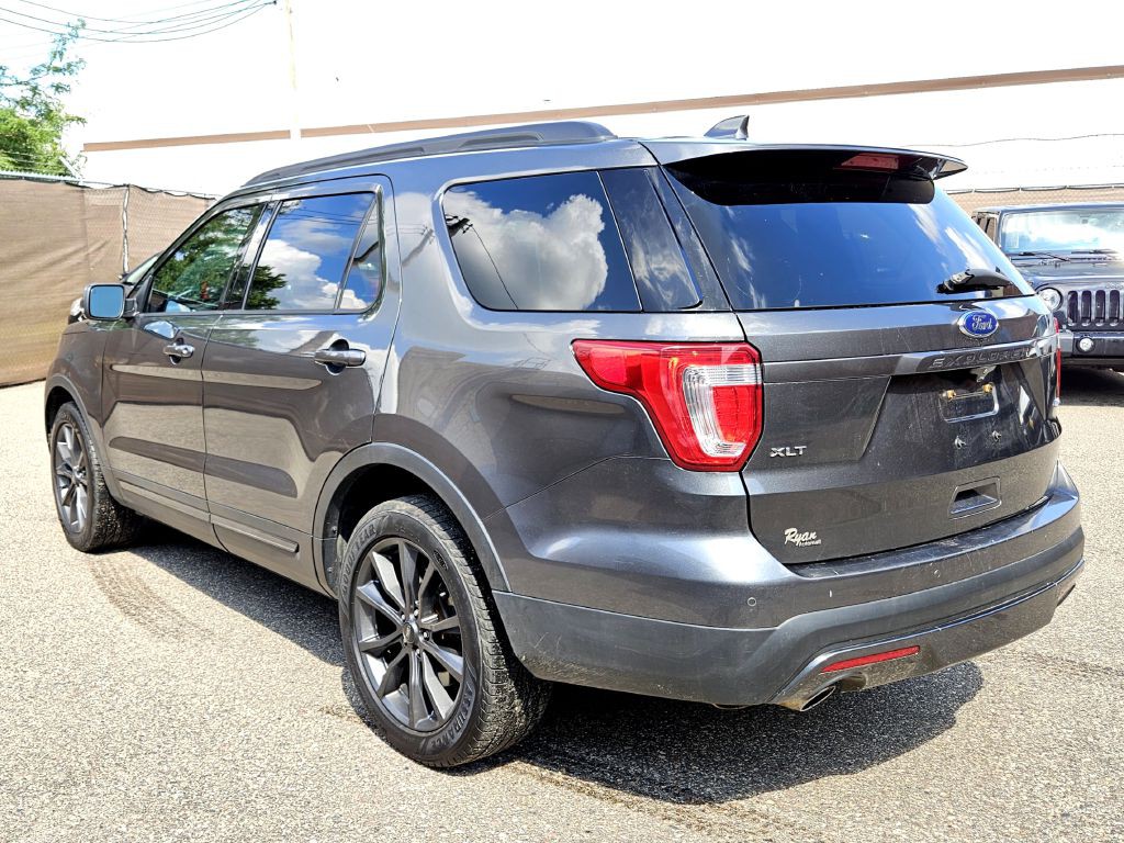 2017 Ford Explorer Image 4