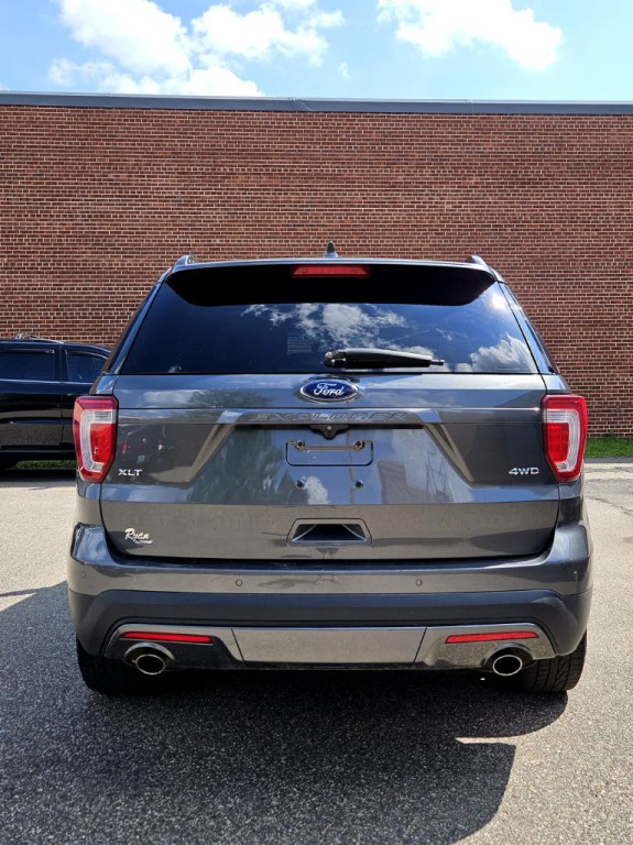 2017 Ford Explorer Image 6