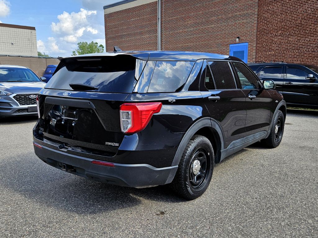 2021 Ford Explorer Image 2