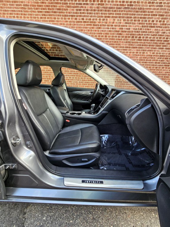 2015 INFINITI Q50 Image 10