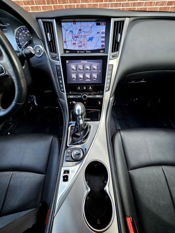 2015 INFINITI Q50 Image 14