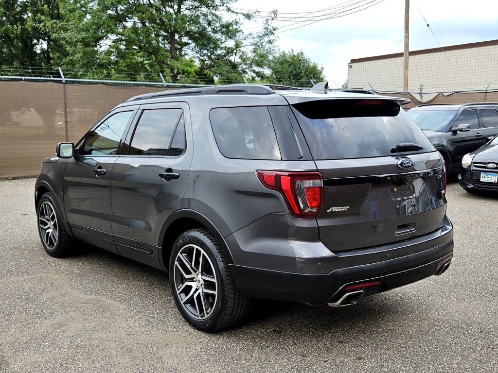 2017 Ford Explorer Image 4