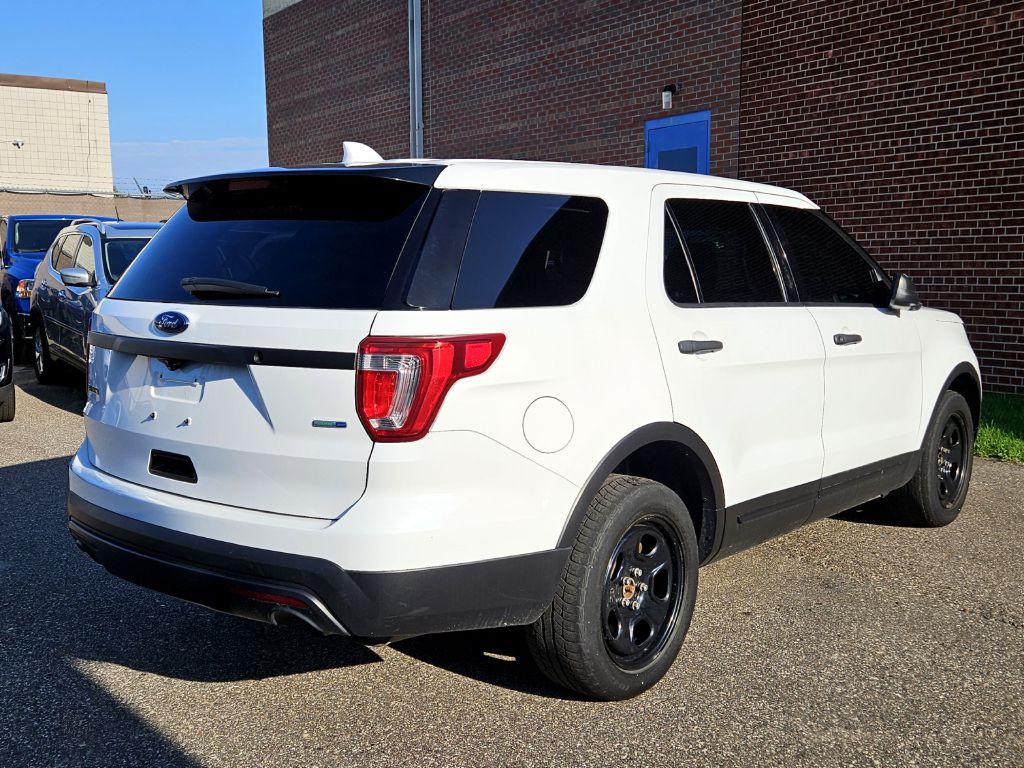 2017 Ford Explorer Image 2