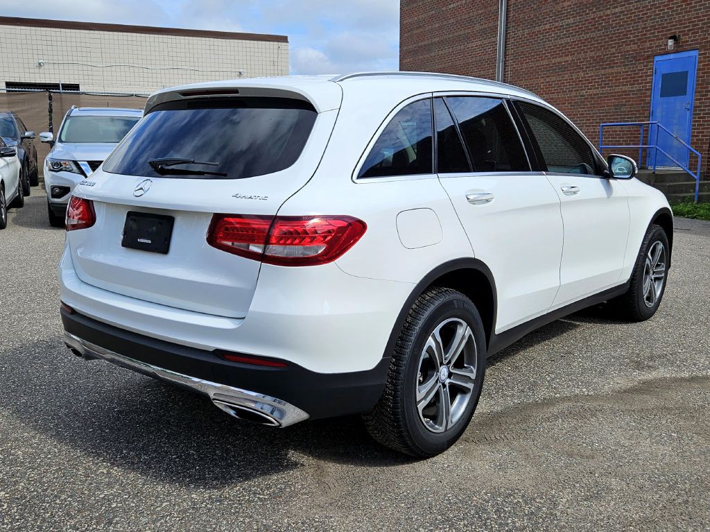 2017 Mercedes-Benz GLC-Class Image 2