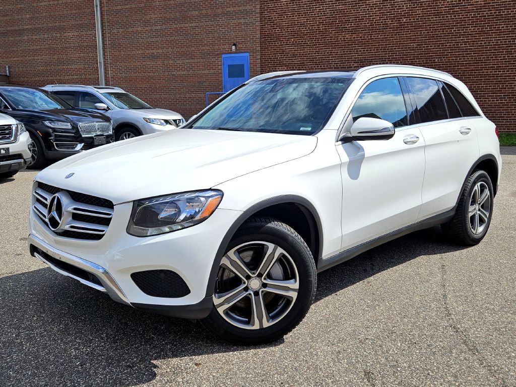 2017 Mercedes-Benz GLC-Class Image 3