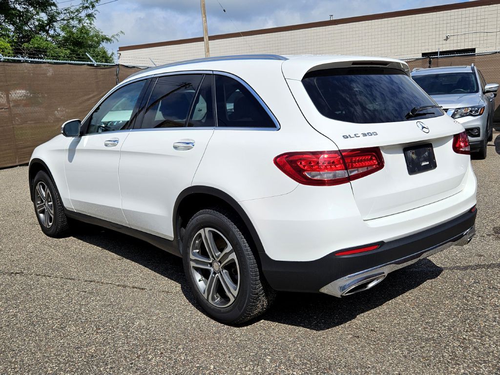 2017 Mercedes-Benz GLC-Class Image 4