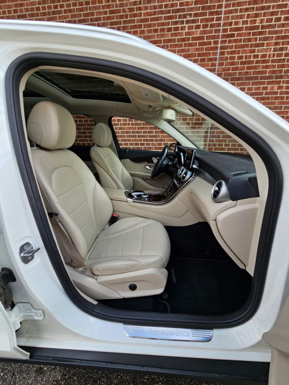 2017 Mercedes-Benz GLC-Class Image 10