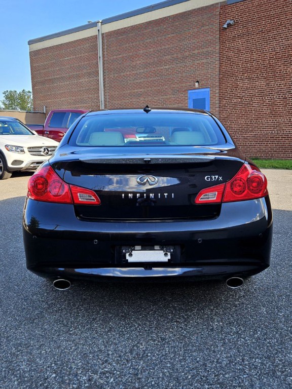 2012 INFINITI G37 Image 6