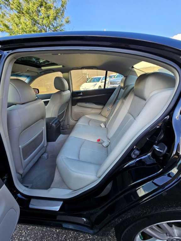 2012 INFINITI G37 Image 9