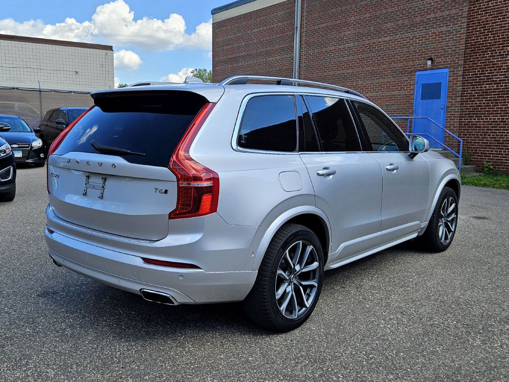 2017 Volvo XC90 Image 2