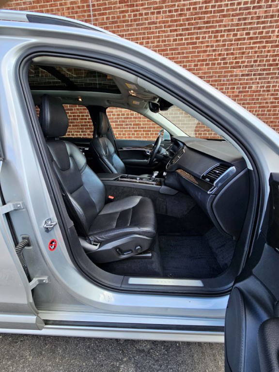 2017 Volvo XC90 Image 10