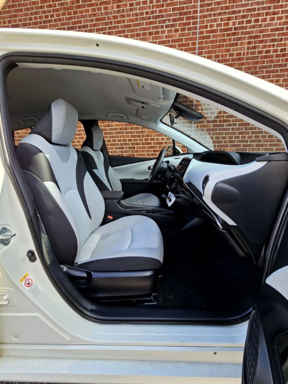 2017 Toyota Prius Image 10