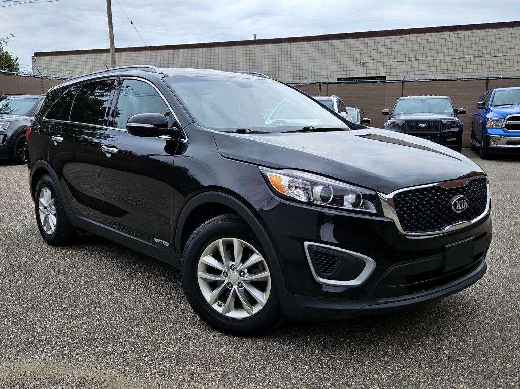 2016 Kia Sorento Image 1